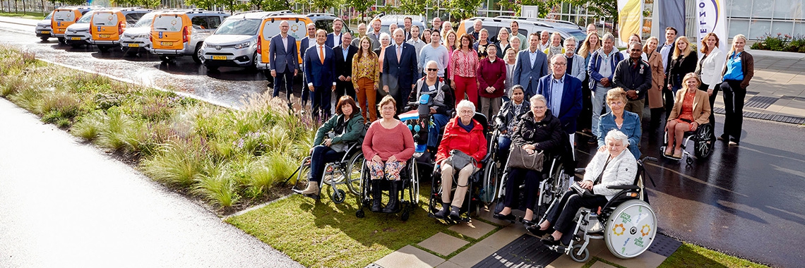 Toyota-Zonnebloem-introductie-nieuwe-Zonnebloemautos-groepsfoto.jpg